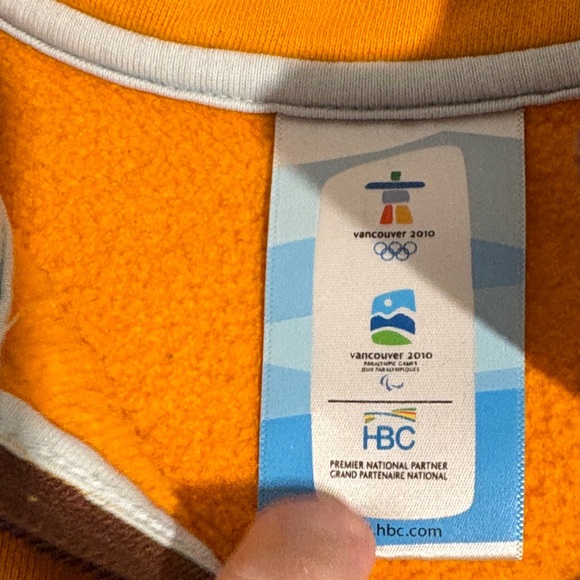 HBC Vancouver Olympics Orange Kids hoodie and NWT pouch - Picture 6 of 7